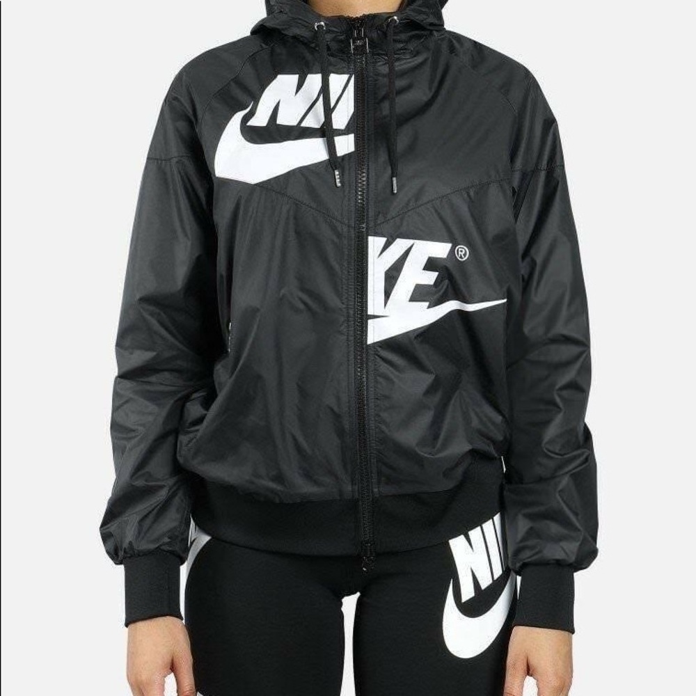 Nike Women's Sportswear Graphic Windrunner Jacket, BLACK, XS - Picture 13 of 13